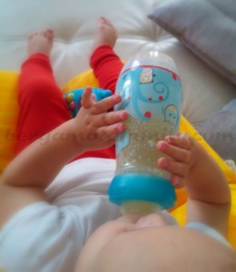Pépin et son biberon Luc et Léa 2