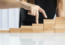 Zoom sur le jeu de Kapla en bois !