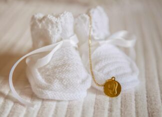 Baptême : les meilleures façons pour remercier le parrain et la marraine de son enfant