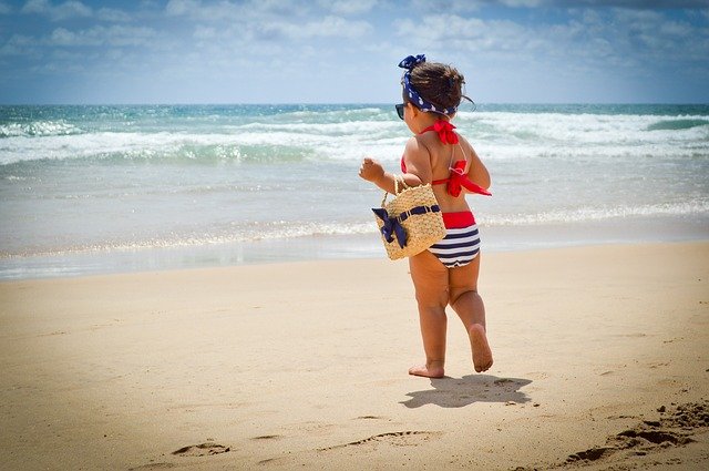 Beachwear pour enfants : les tendances 2021 - Bergamote & Family