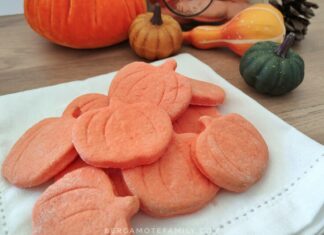 Biscuits amande pour halloween en forme de citrouille